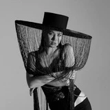 Прокат, аренда шляпы с нитями бахромой в пол для фотосъёмки СПб 💃